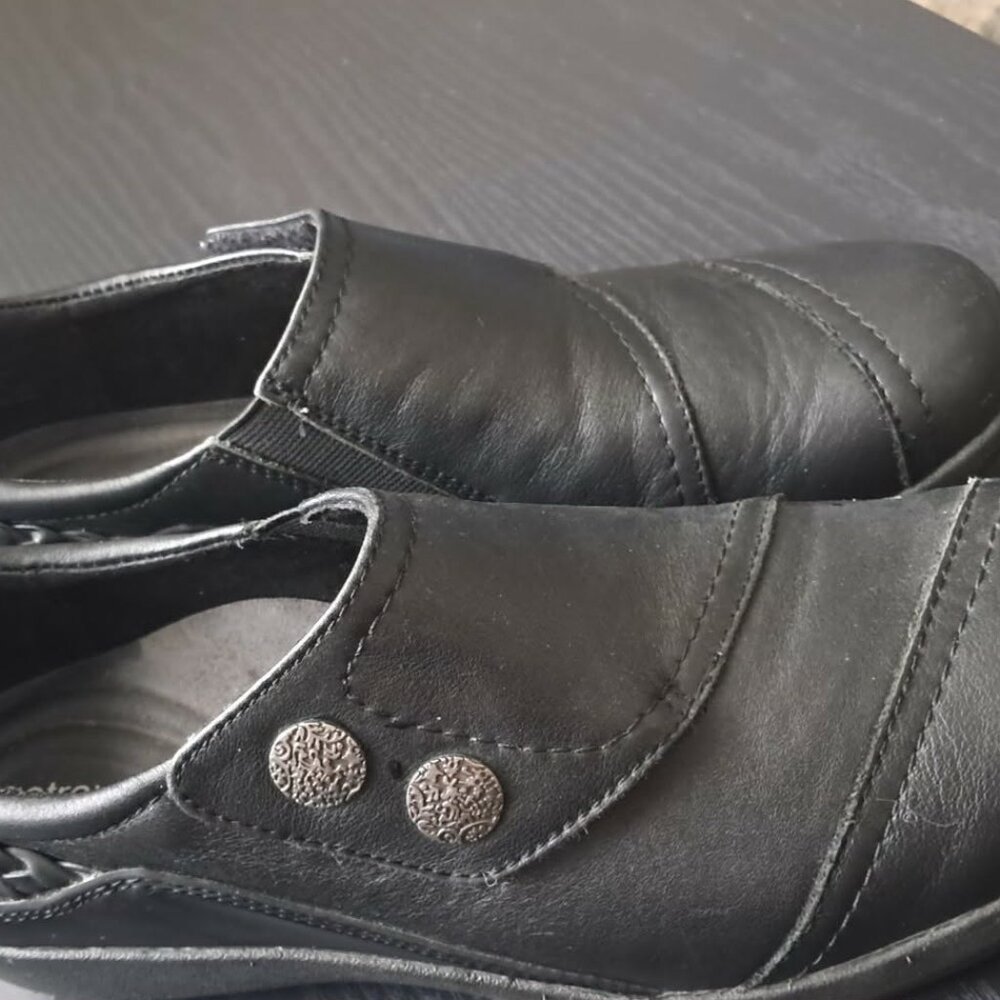 WOMENS SHOES - Picture 9 of 11